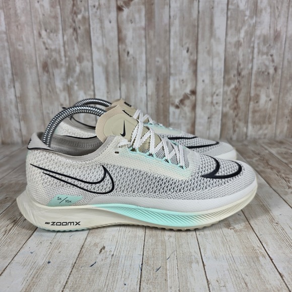Nike ZoomX Vaporfly 3 Running Shoes‎ Lightweight Cushioned FV0166-101 US 7 - Picture 1 of 8